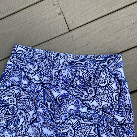 Croft & Barrow - Blue & white (paisley print) classic fit sport skort, Size: 6 - Picture 4 of 9